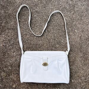 Vintage 1980’s Etienne Aigner white leather crossbody purse